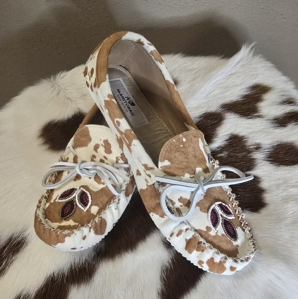 Women's Cowhide Moccasins - Brown and White